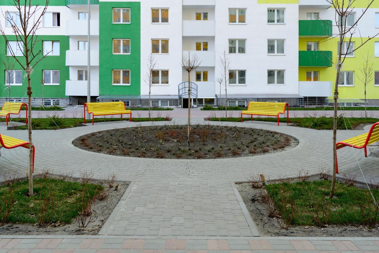 Комфортні Мині-Апартаменти Студіо На Юлії Здановської Kyiv Exterior photo